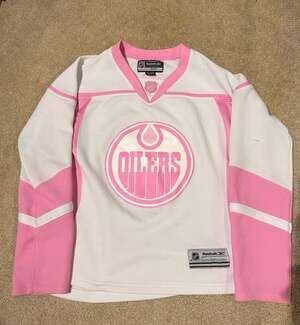 Reebok NHL Edmonton Oilers Women’s Pink Fashion Hockey Jersey Size S/P (i